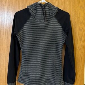 Columbia Women's Small High Neck Hoodie, Hooded Camp Pullover Fitted, Black Gray